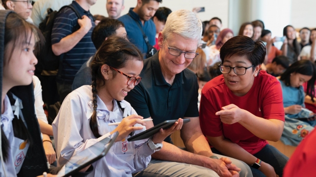 “Tim Cook” ลงทวิตรัว! หลังมาก “เยือนประเทศไทย”  เป็นครั้งแรก