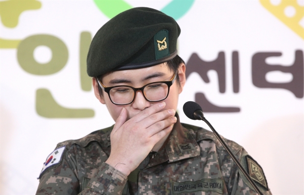 เศร้า! ทหารข้ามเพศคนแรกเกาหลีใต้ เสียชีวิตแล้ว 