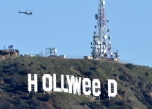 ชาวเมือง งง !! จาก “Hollywood” ถูกเปลี่ยนเป็น “Hollyweed” !แค่ข้ามคืน!!