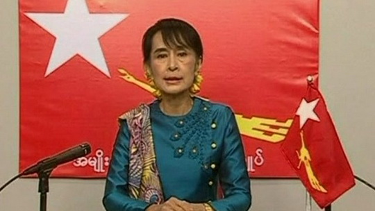 ออง ซาน ซูจีออกปราศรัยการเมืองผ่านสื่อรัฐบาลพม่าเป็นครั้งแรก