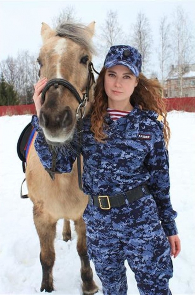 ทหารสาวจากกองกำลัง “ปธน. ปูติน” ได้รับการโหวตเป็น ทหารหญิงที่สวยที่สุดในรัสเซีย