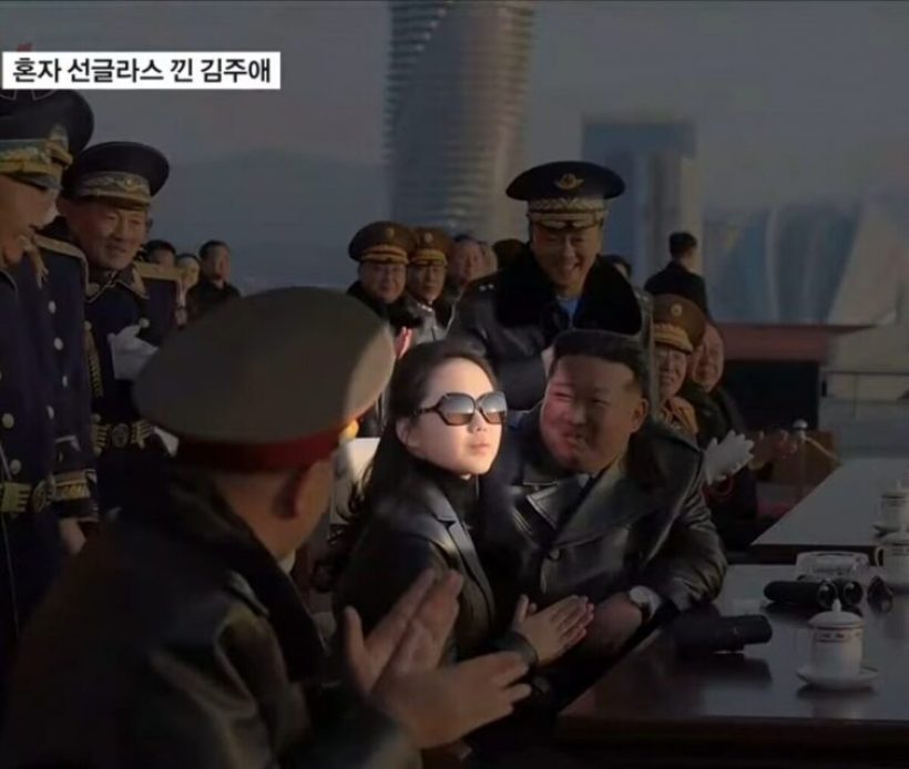 ส่องเมนต์ชาวเน็ตหลังเห็นภาพลูกสาวคิมจองอึน งานนี้มีนัยยะแฝง!