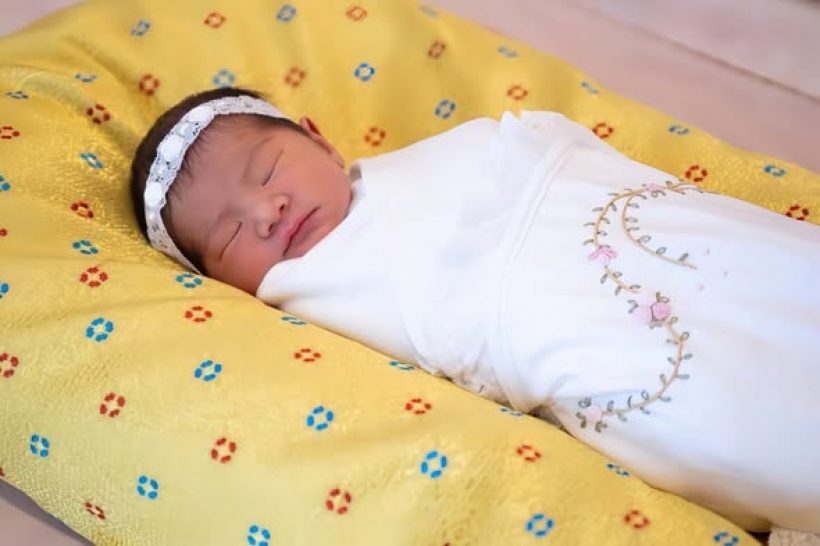 ปีติ! เจ้าชายมาทีน ฉายพระรูปพร้อมหน้าพระชายา-พระธิดา