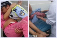 ฮือฮา ตำรวจจราจรจีนสุดเจ๋ง โชว์ฮีโร่ทำคลอดฉุกเฉิน ช่วยหญิงท้องแก่ข้างถนน (ชมคลิป) 