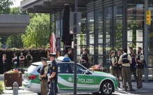 สุดช็อก!!! จ่อยิงหัวตำรวจหญิงเยอรมันคาสถานีรถไฟมิวนิก (มีคลิป)