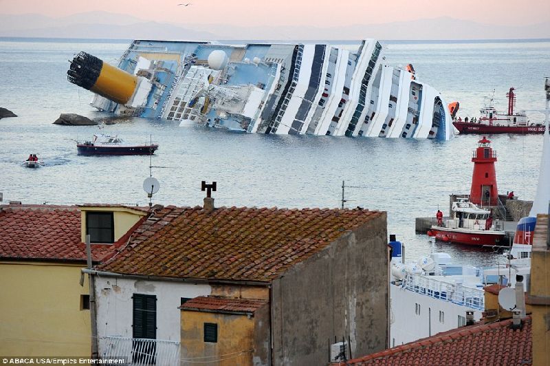 เรือสำราญอิตาลีล่ม!! อพยพนักท่องเที่ยวกว่า 4 พันชีวิตหนีตาย เบื้องต้นดับแล้ว 3 ราย