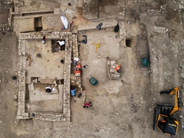 ตะลึง!! พบเมืองโรมันโบราณ อายุกว่า 2,000 ปี ระหว่างก่อสร้างโรงเรียน (ชมภาพ)