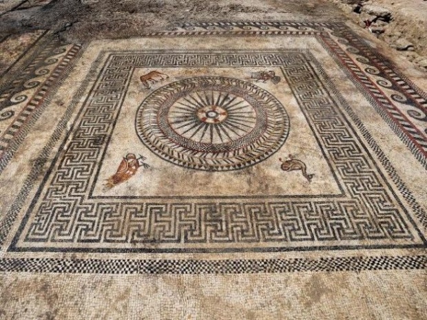 ตะลึง!! พบเมืองโรมันโบราณ อายุกว่า 2,000 ปี ระหว่างก่อสร้างโรงเรียน (ชมภาพ)
