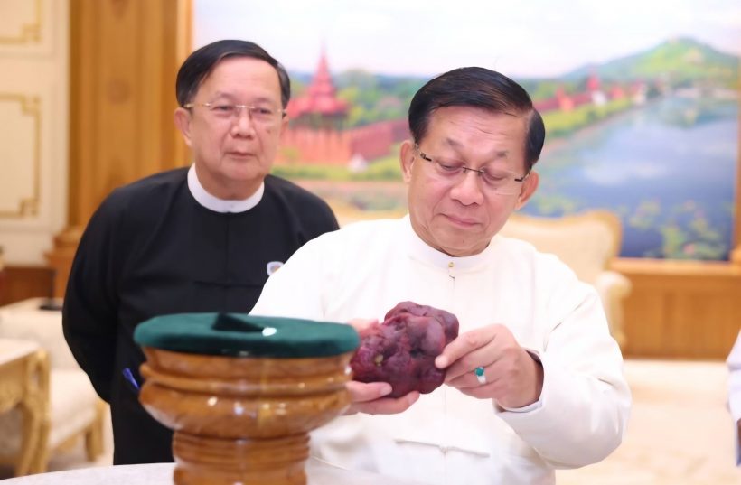 รวยไม่ไหว! พม่าโชว์ โคตรอัญมณี มูลค่าทะลุโลก