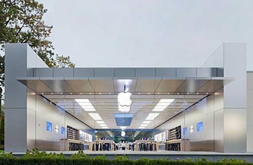 หญิงชราวัย 83 ปีฟ้องแอปเปิล 1 ล้านเหรียญสหรัฐหลังเดินชนกระจกที่ Apple Store