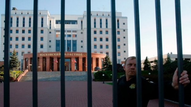 สุดระทึก!! ตำรวจรัสเซียวิสามัญ! 3 นักโทษคดีฆ่า 17 ศพ ขณะพยายามหลบหนีออกจากศาล