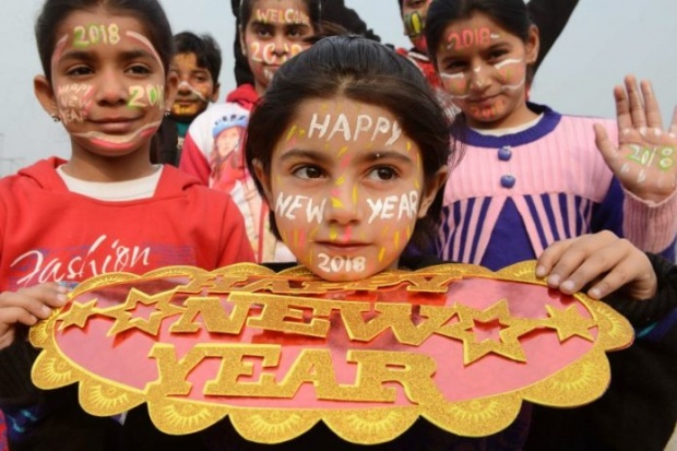 หนูน้อยอินเดียที่อัมฤตสา อินเดีย / AFP PHOTO / NARINDER NANU