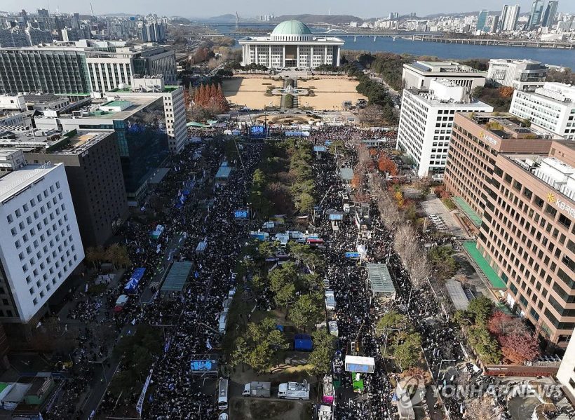 ไม่รอด! มติถอดถอน ยุนซอกยอล พ้นตำแหน่งประธานาธิบดี