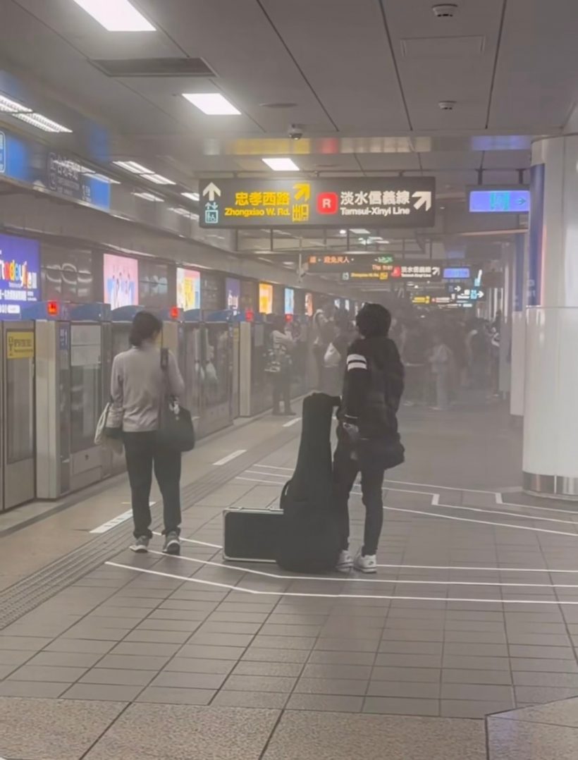 ไต้หวันนองเลือด! หนุ่มคลั่งปาบอมบ์-ไล่แทงคนวุ่น ก่อนดิ่งตึกหนีผิด