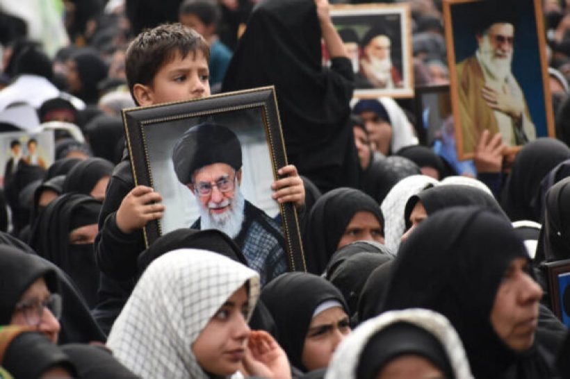 ผู้นำสูงสุดอิหร่าน เคลื่อนไหวขู่ส่งพวกต่างชาติลงสู่ก้นทะเลลึก