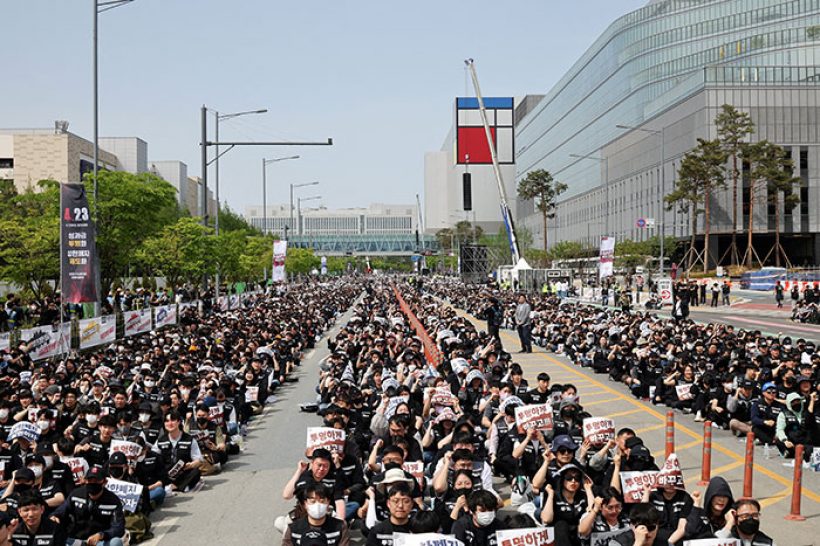 สะเทือนโลก! พนักงานซัมซุงนัดหยุดงานประท้วง