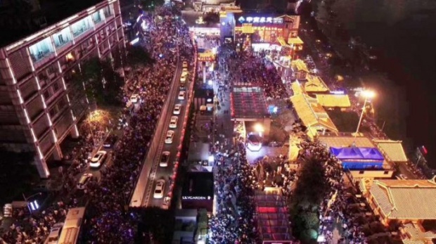 นักท่องเที่ยวแห่เที่ยวจีนกว่า 147 ล้านคน ใน 3 วัน! กำแพงเมืองจีนเปลี่ยนเป็นคลื่นมนุษย์